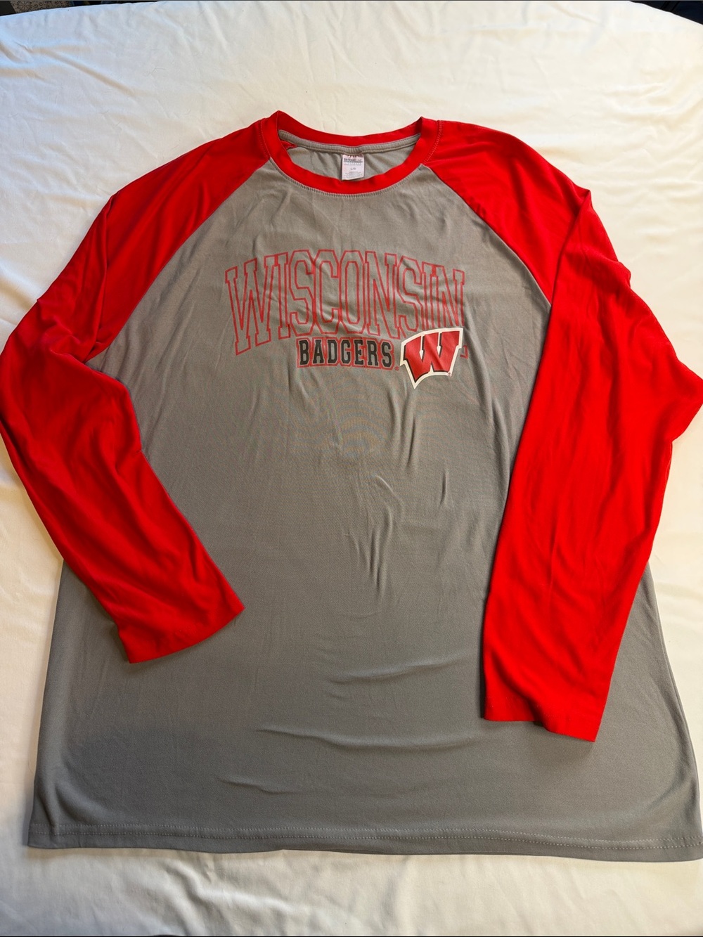 Wisconsin Badgers Long-Sleeve Raglan Tee - Red/Gray